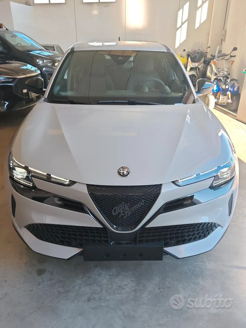 Alfa Romeo Junior photo 2