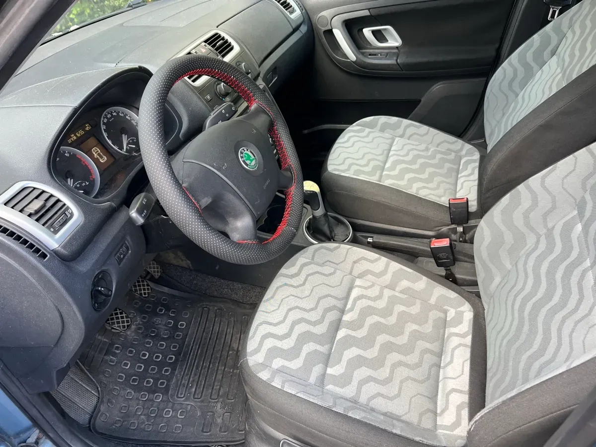 Skoda Fabia 2008 photo 3