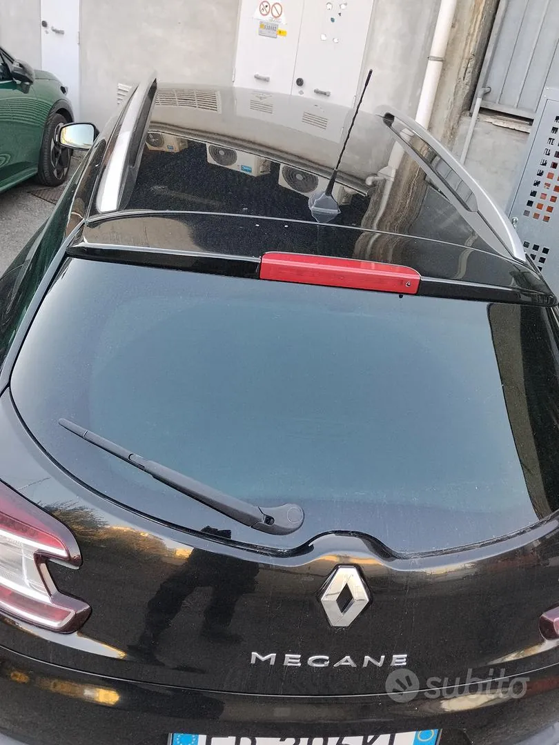 Renault Megane 2011 photo 2