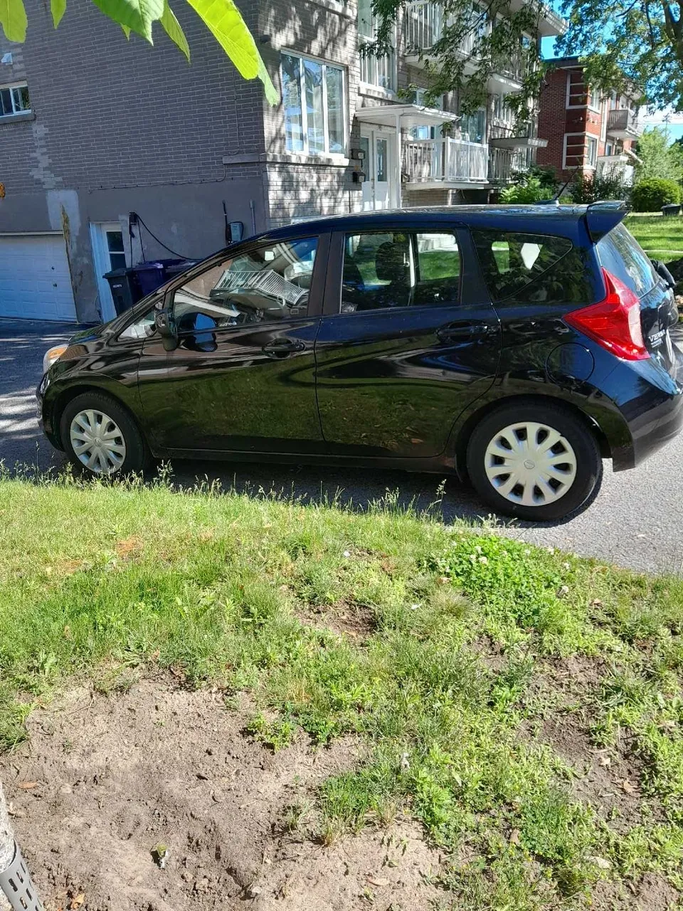 Nissan Versa 2014 photo 2