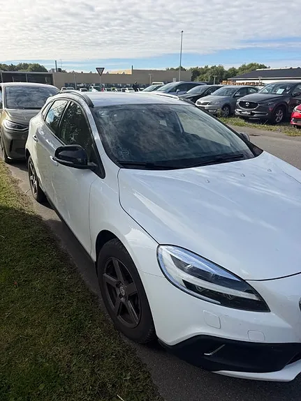 Volvo V40 Cross Country 2018 photo 2