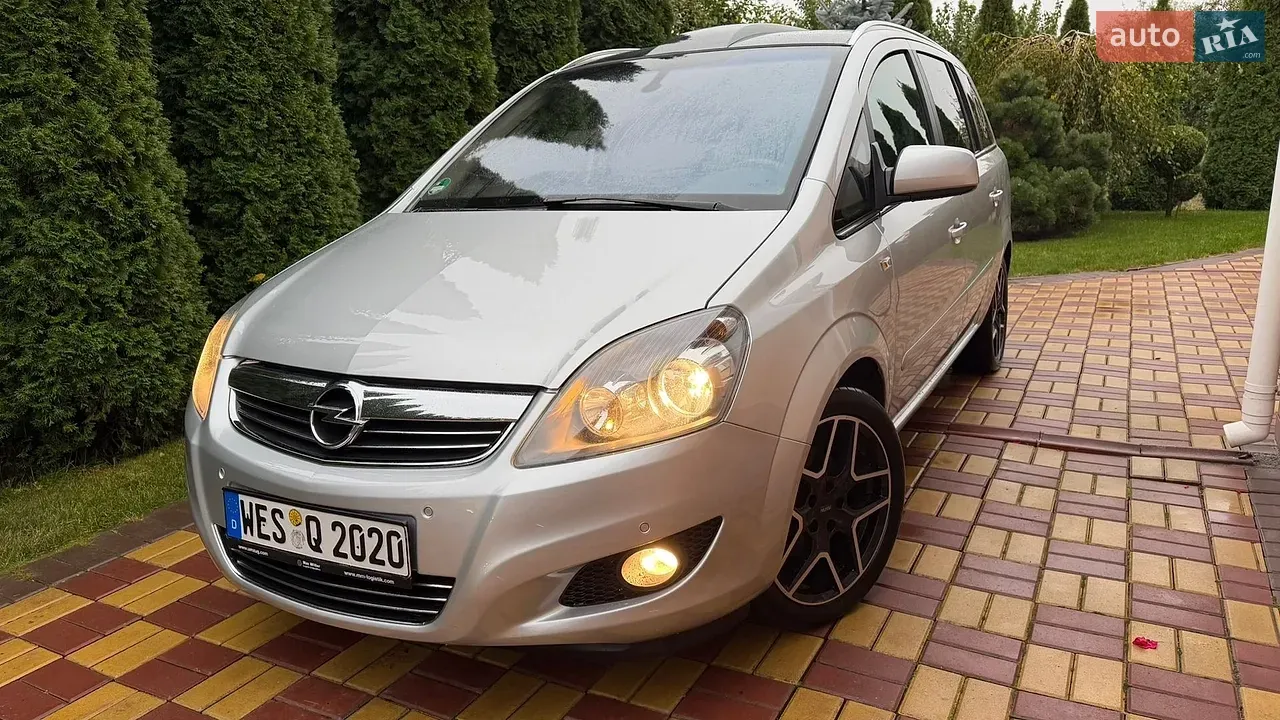 Opel Zafira 2011 photo 2