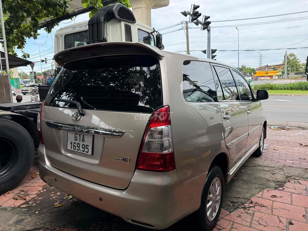 Toyota Innova 2013 photo 5