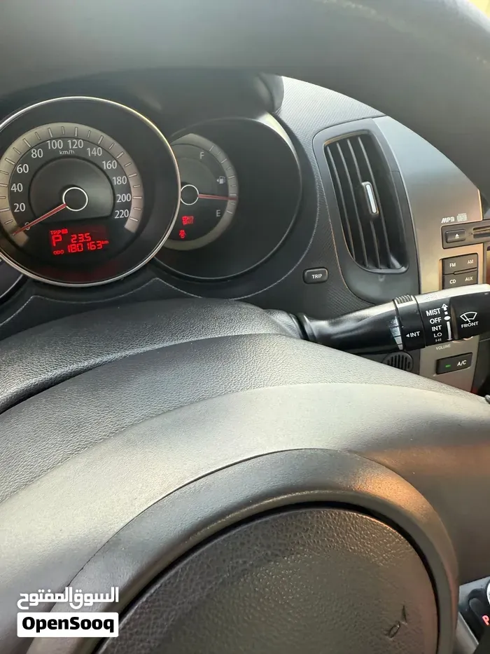 Kia Cerato 2011 photo 4