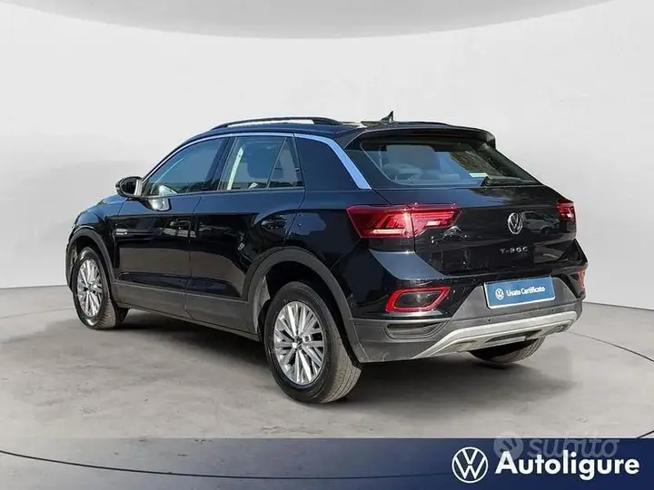 Volkswagen T-Roc 2023 photo 3