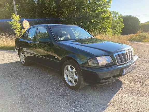 Mercedes-Benz C280 1997 photo 3
