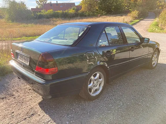 Mercedes-Benz C280 1997 photo 2