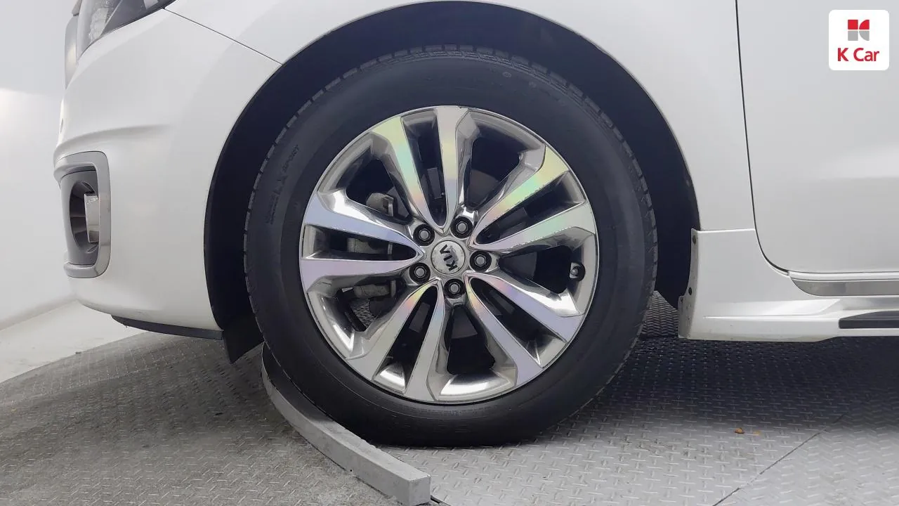 Kia Carnival 2018 photo 5