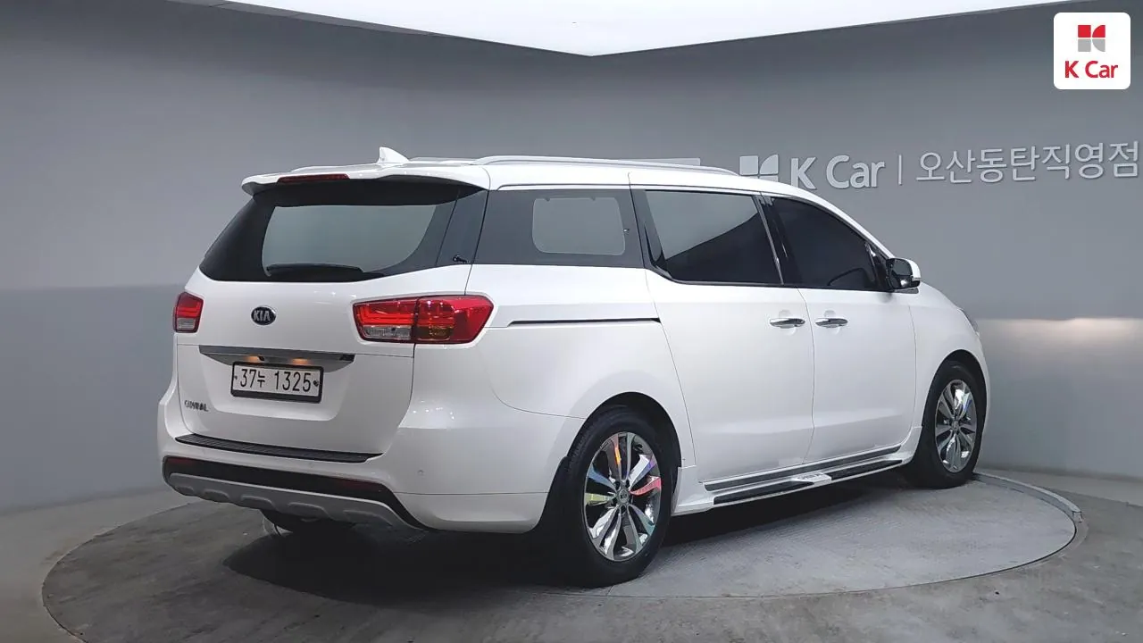 Kia Carnival 2018 photo 2