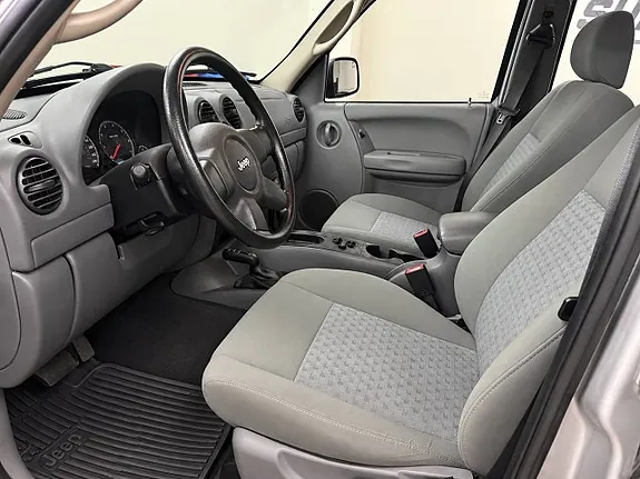 Jeep Cherokee 2005 photo 5