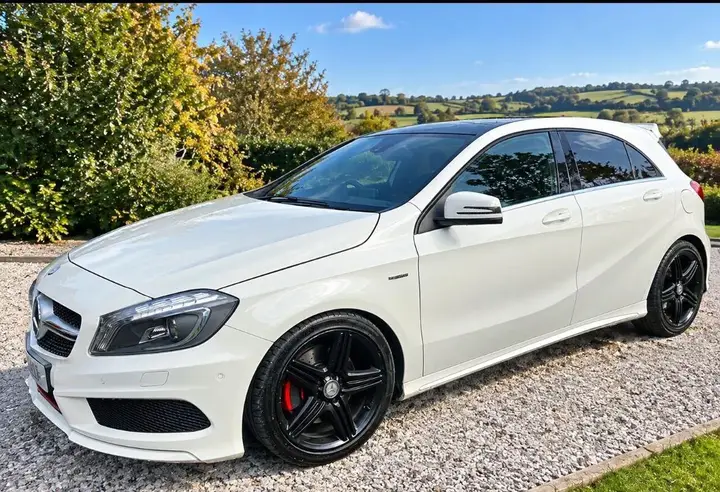 Mercedes-Benz A-Class 2013 photo 3