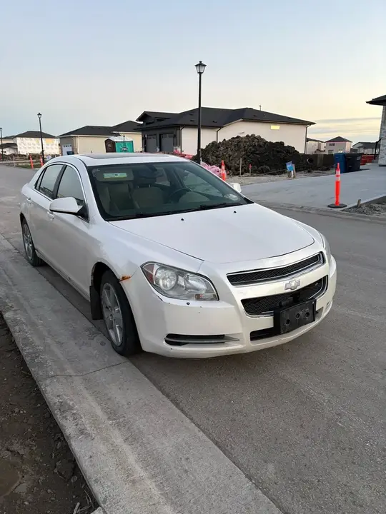 Chevrolet Malibu 2010 photo 2