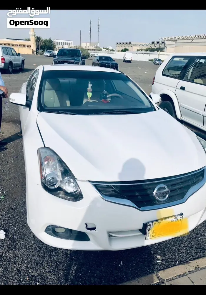 Nissan Altima 2012 photo 2