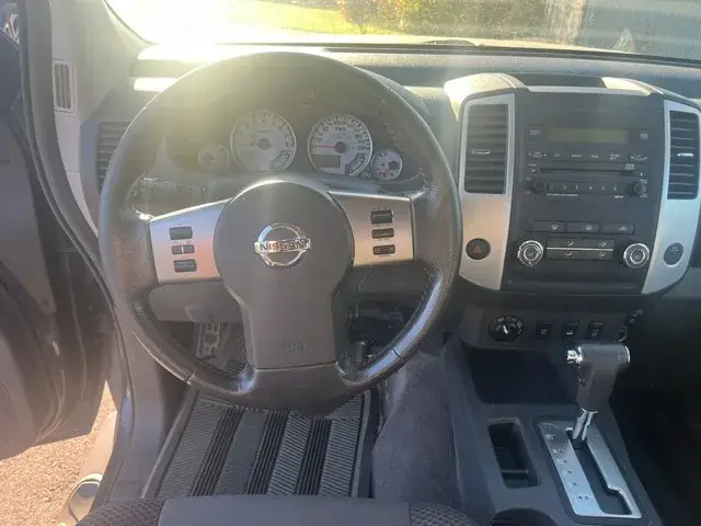 Nissan Frontier 2010 photo 4