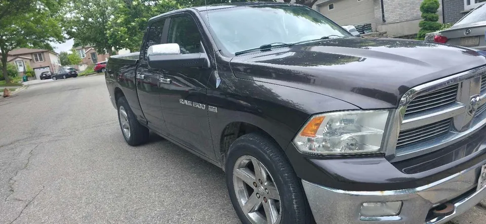 Dodge Ram 1500 2011 photo 2