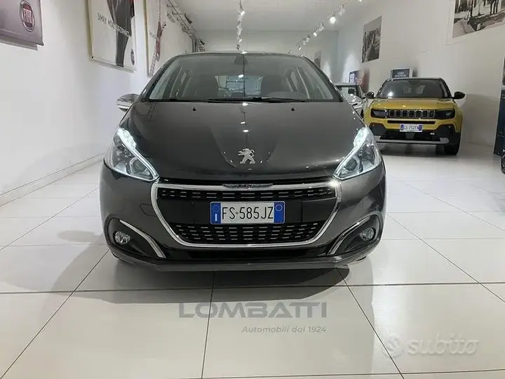 Peugeot 208 2018 photo 2