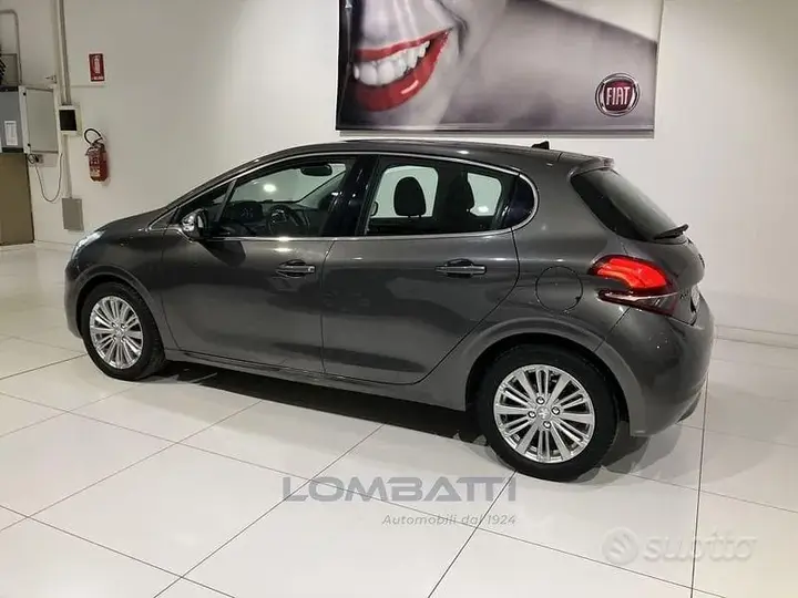 Peugeot 208 2018 photo 4