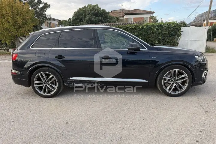 Audi Q7 2017 photo 4