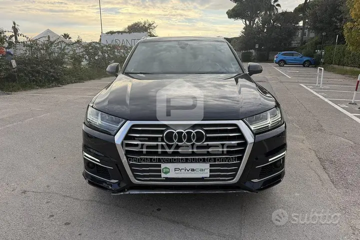 Audi Q7 2017 photo 2