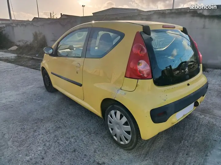 Peugeot 107 2008 photo 2