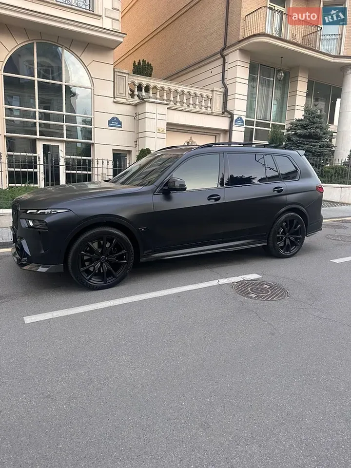 BMW X7 2024 photo 2