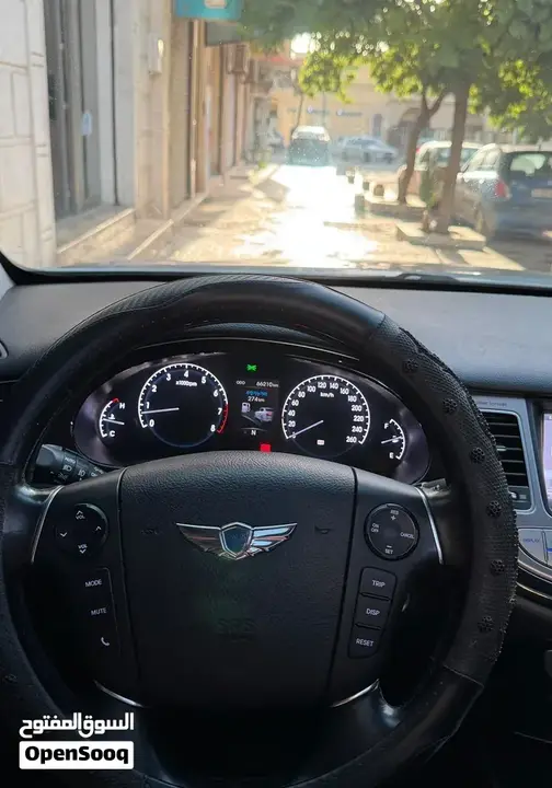 Hyundai Genesis 2012 photo 3