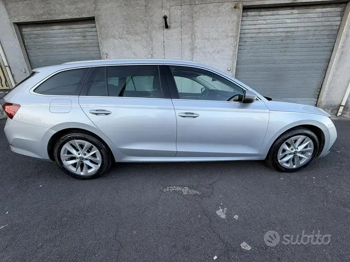 Skoda Octavia 2021 photo 3