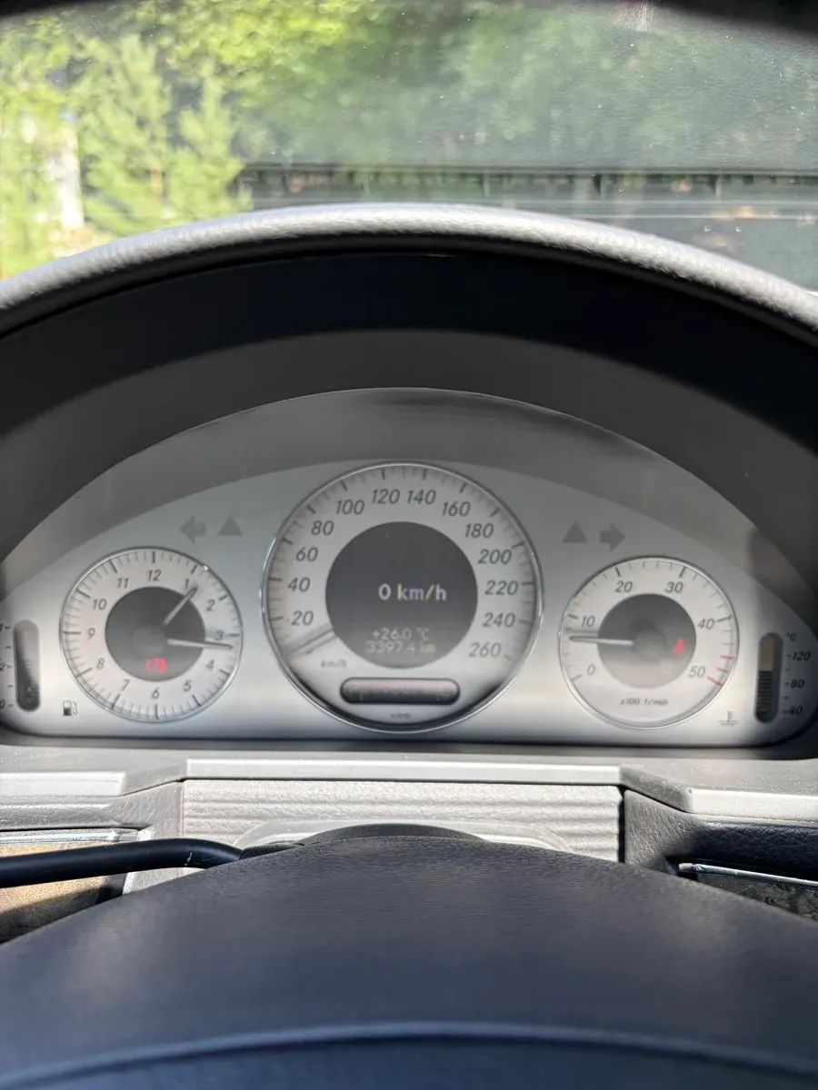 Mercedes-Benz E-Class 2003 photo 2