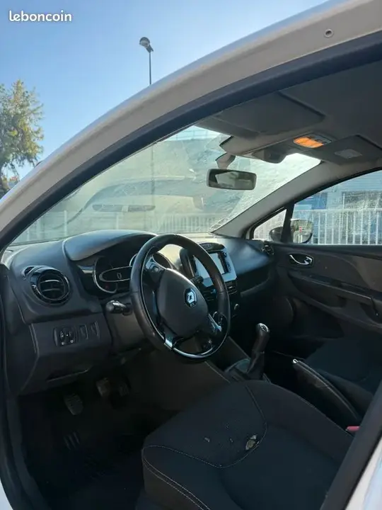 Renault Clio 2013 photo 3