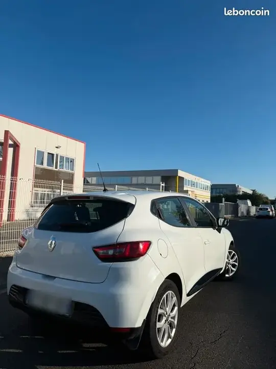 Renault Clio 2013 photo 2