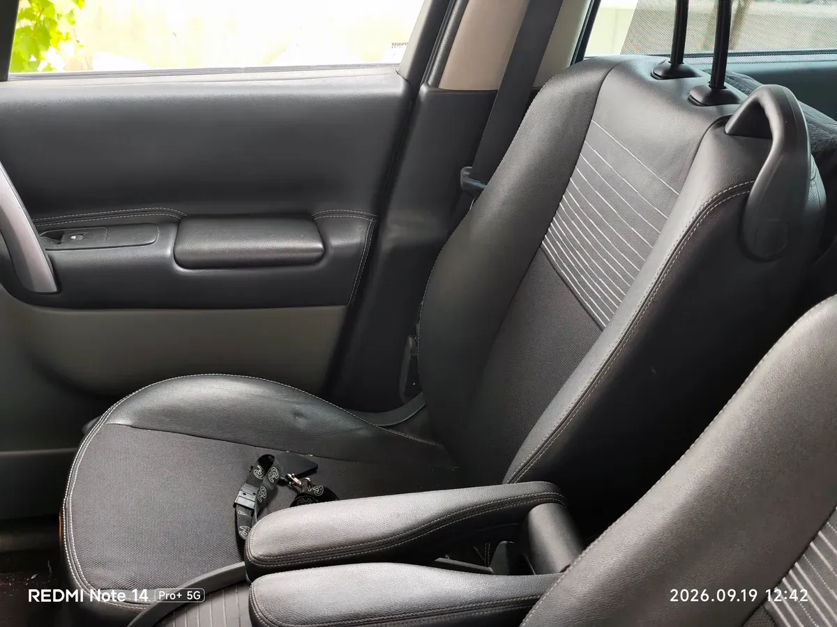 Renault Scenic 2008 photo 2