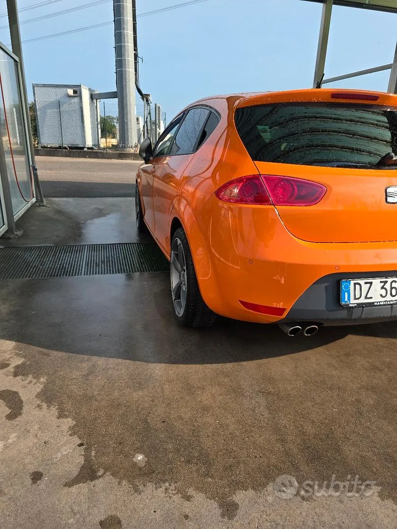 Seat Leon 2010 photo 2