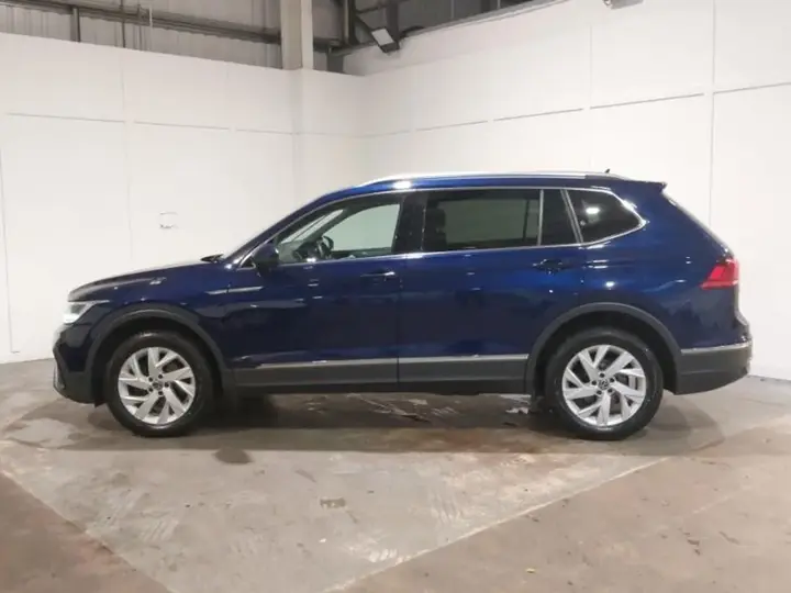 Volkswagen Tiguan Allspace 2023 photo 4