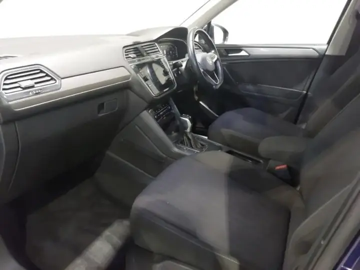 Volkswagen Tiguan Allspace 2023 photo 5