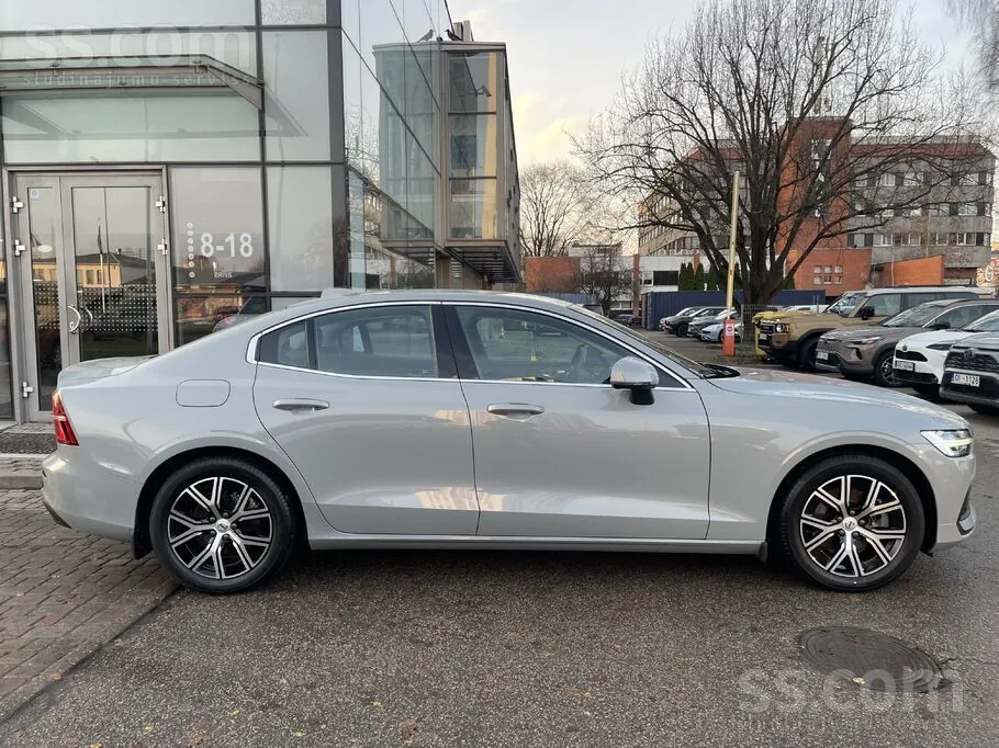 Volvo S60 2024 photo 2