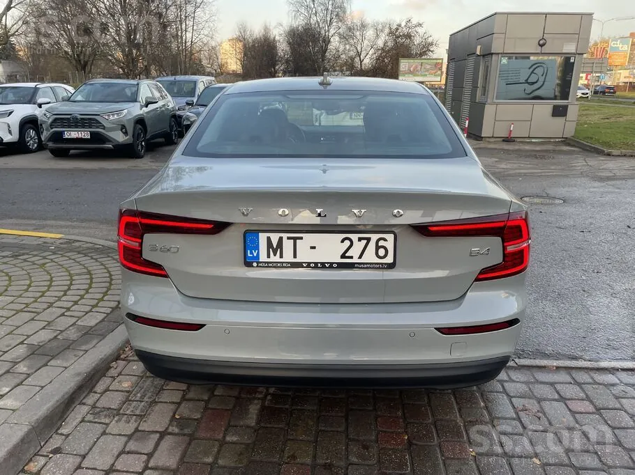 Volvo S60 2024 photo 4