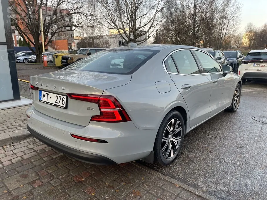 Volvo S60 2024 photo 3