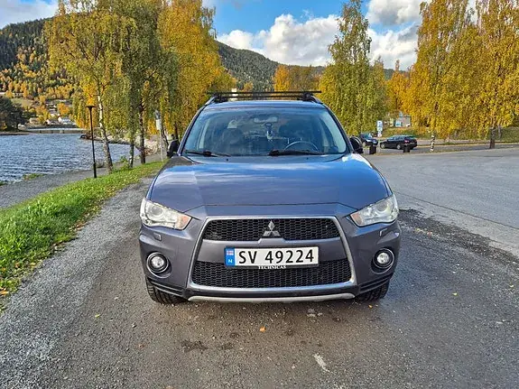 Mitsubishi Outlander 2011 photo 2