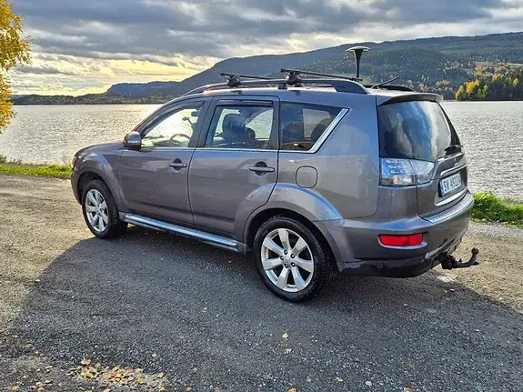 Mitsubishi Outlander 2011 photo 4