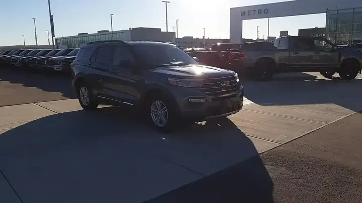 Ford Explorer 2022 photo 2