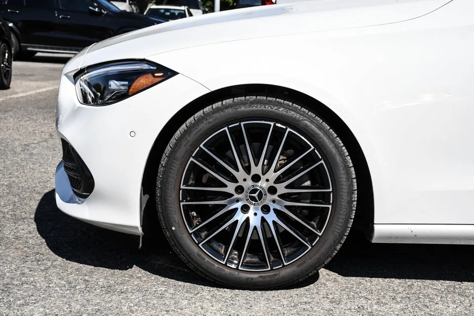 Mercedes-Benz C-Class 2026 photo 4