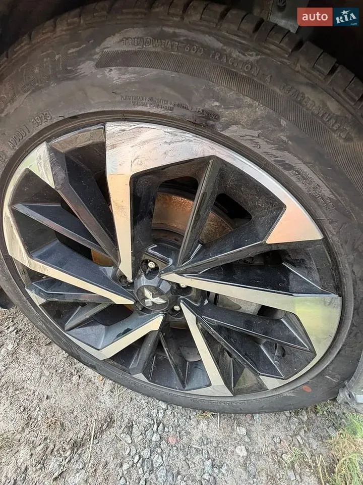 Mitsubishi Outlander 2023 photo 3