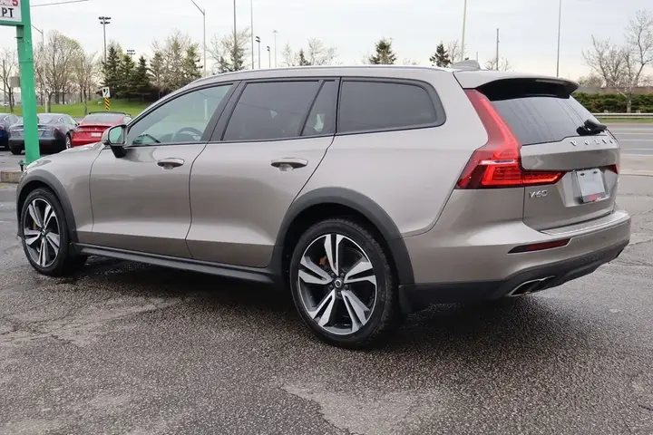 Volvo V60 Cross Country 2020 photo 5
