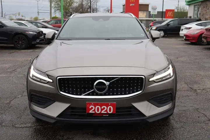 Volvo V60 Cross Country 2020 photo 2