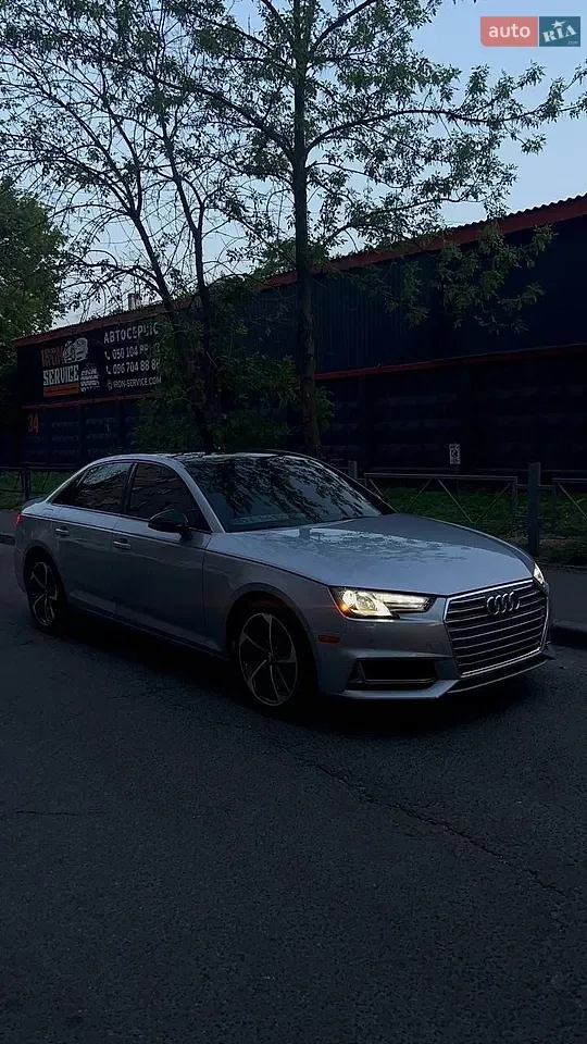 Audi A4 2019 photo 2