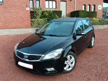 Kia Ceed 2011 photo 3
