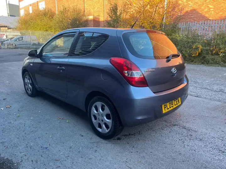 Hyundai I20 2009 photo 2