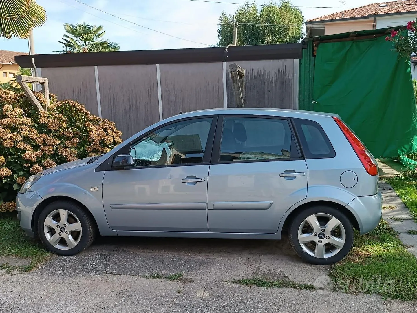 Ford Fiesta 2007 photo 2