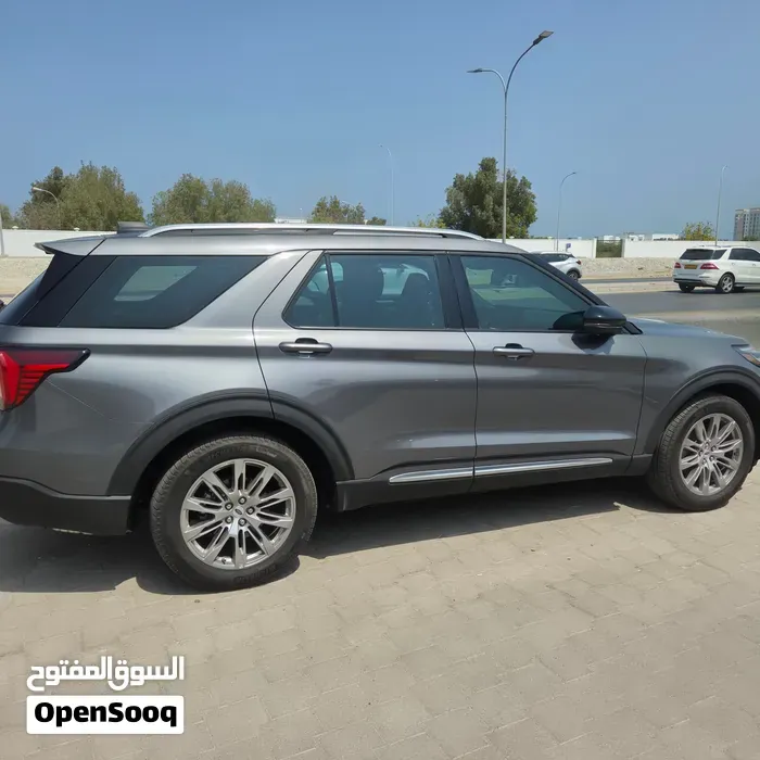 Ford Explorer 2025 photo 3