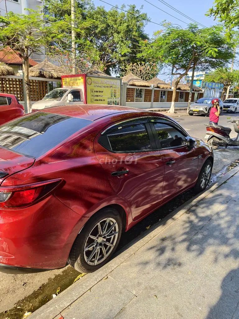 Mazda 2 2016 photo 2